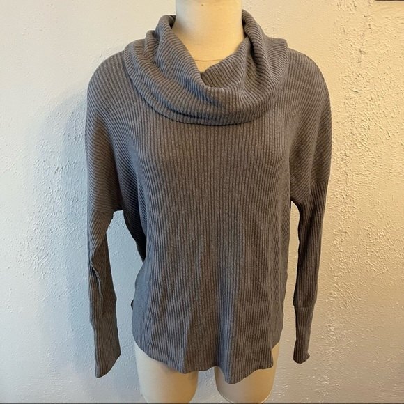 Lucky Brand Grey Tulip Hem Pullover Sweater - Picture 4 of 11